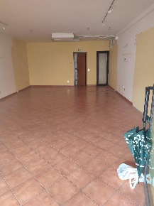Foto Locale commerciale a Poggio a Caiano Centro di 70 m² con 1 locali