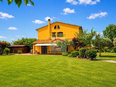 Foto Rustico a Cascina Arnaccio - Chiesanuova di 201 m² con 8 locali