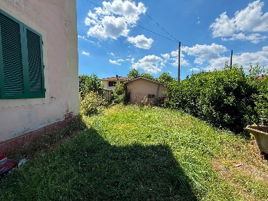 Foto Appartamento a Lucca Sant'Alessio - Carignano di 95 m² con 4 locali