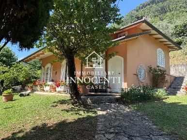 Foto Villa unifamiliare a Massa Mirteto di 142 m² con 4 locali in vendita