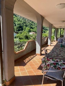 Foto Casa indipendente a Arcola di 291 m² con 12 locali in vendita