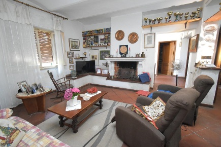 Foto Casa indipendente a Vecchiano di 230 m² con 8 locali in vendita