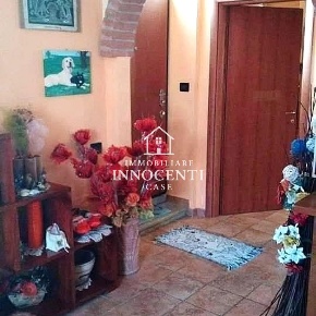 Foto Casa indipendente a Massa Castagnola di 105 m² con 5 locali in vendita