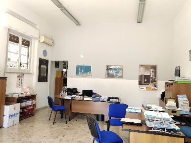 Foto Negozio in Via Rinaldo Montuoro 11, Palermo Noce di 65 m² con 2 locali