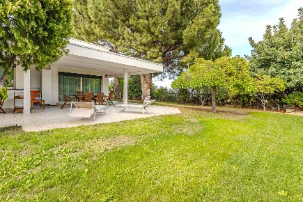 Foto Villa unifamiliare in Contrada Scizzo 49, Noicattaro di 250 m²