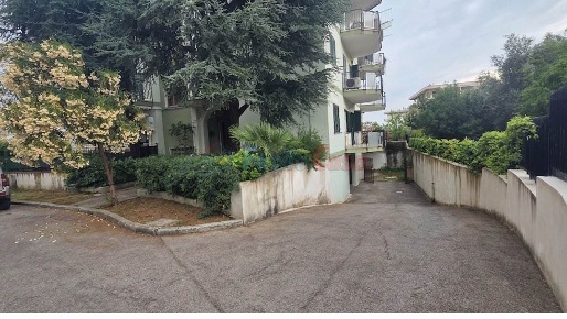 Foto Garage a Formia Centro di 25 m² con 1 locali in vendita