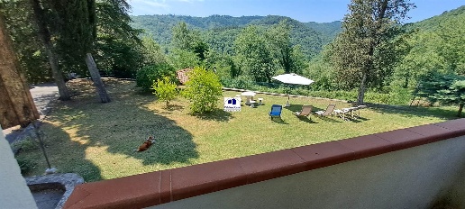 Foto Villa unifamiliare a Cavriglia di 440 m² con 15 locali in vendita