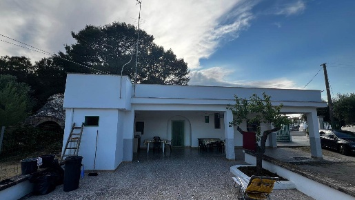 Foto Trullo in VIA CEGLIE, Martina Franca di 80 m² con 5 locali in vendita