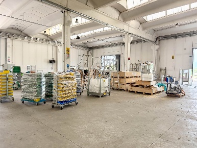 Foto Capannone industriale a Travagliato di 2238 m² con 1 locali in affitto