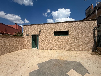 Foto Magazzino a Taranto San Vito - Carelli di 75 m² con 2 locali