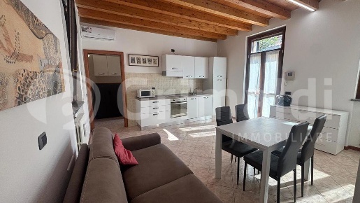 Foto Appartamento in Via Porta 5, Abbiategrasso di 40 m² con 1 locali