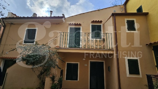 Foto Appartamento a Rio Rio Nell'Elba di 125 m² con 4 locali in vendita