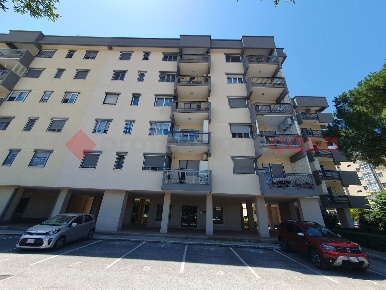 Foto Appartamento in Via Papalia 5, Bari Japigia di 100 m² con 3 locali