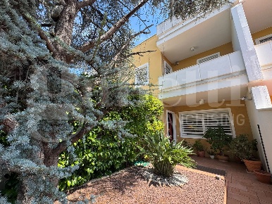 Foto Villa unifamiliare in spilotros, Bari Palese di 150 m² con 3 locali