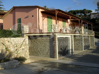 Foto Villa singola a Capoliveri di 140 m² con 6 locali in vendita