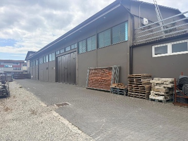 Foto Capannone industriale a Massa e Cozzile Margine Coperta Traversagna