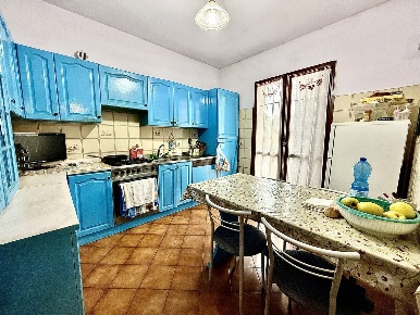 Foto Appartamento a Marciana Marina Centro di 101 m² con 7 locali