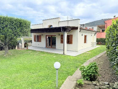 Foto Villa singola a Marciana Marina Centro di 119 m² con 4 locali
