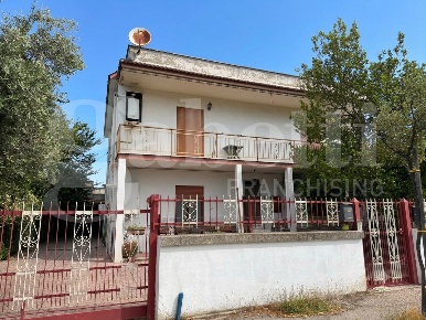Foto Appartamento in Via Toscanini 59, Aprilia Guardapasso di 120 m²