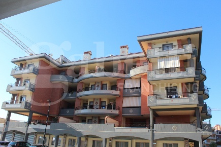 Foto Appartamento in Via Vanzina 8, Aprilia Semicentro di 96 m² in vendita