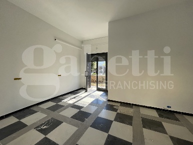 Foto Negozio in Corso garibaldi snc, Orte Orte Scalo di 40 m² con 1 locali