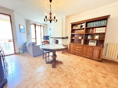 Foto Appartamento a Marciana Marina Centro di 95 m² con 5 locali in vendita