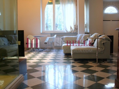 Foto Appartamento a Viareggio di 150 m² con 8 locali in vendita