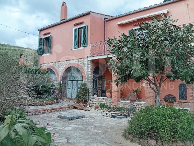 Foto Villa unifamiliare a Porto Azzurro di 266 m² in vendita