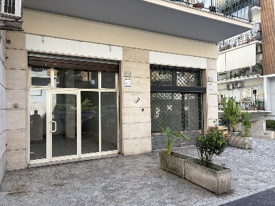 Foto Negozio in Via Conca d'Oro 257, Roma Conca d'Oro - Valli di 50 m²