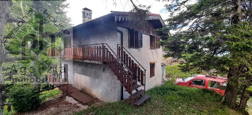 Foto Casa indipendente in loc Baremone, Anfo di 150 m² con 10 locali