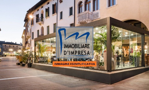 Foto Bar in Via Cassio Parmense 6/A, Parma San Lazzaro di 62 m² in vendita