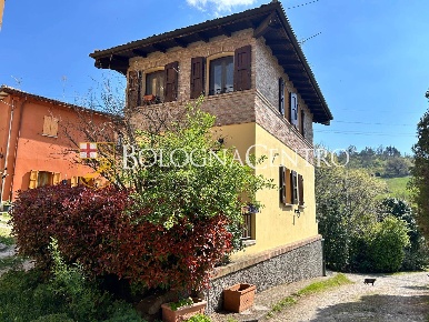 Foto Villa unifamiliare in Via Castel de Britti, San Lazzaro di Savena