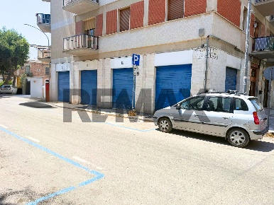 Foto Posti auto in Piazza Medaglie D'oro 4, Foggia Quartieri Settecenteschi