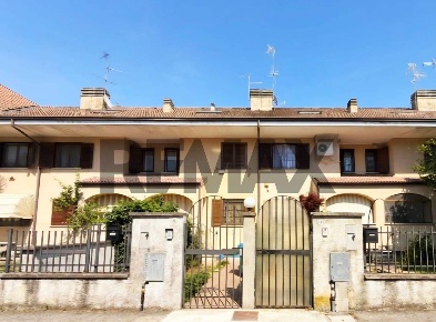 Foto Villa a schiera in VIA ROMA 7/N, Mediglia Triginto di 180 m²