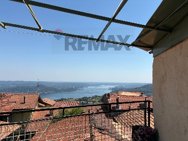 Foto Appartamento in VIA BERTOLETTI 8, Nebbiuno Fosseno di 79 m² in vendita