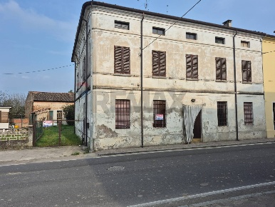 Foto Casa indipendente in Via San Fermo 85, Piubega di 300 m² con 8 locali