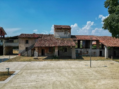 Foto Rustico in Via valperone -, Abbiategrasso di 540 m² con 6 locali