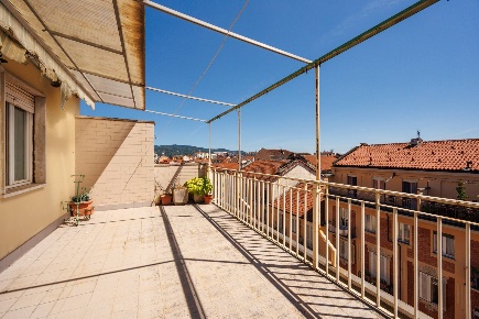 Foto Attico in Via Vigone, Torino Cenisia di 125 m² con 4 locali in vendita