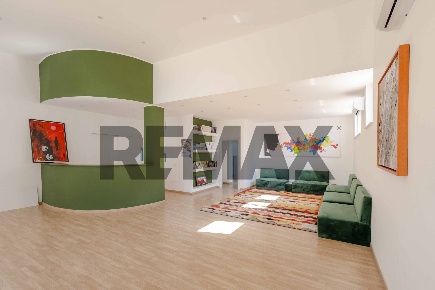Foto Ufficio in Viale delle Nazioni 52, Bitonto di 900 m² con 6 locali