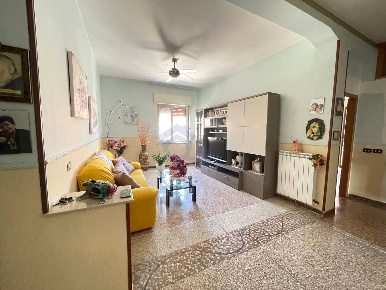 Foto Appartamento in via dogana, Torre Annunziata di 105 m² con 4 locali