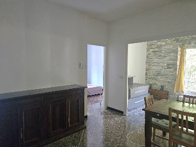 Foto Appartamento in Via Venezia, Genova Dinegro di 92 m² con 6 locali