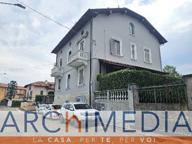Foto Appartamento in Via Guglielmo Oberdan, Malnate di 87 m² con 2 locali