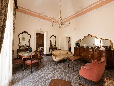 Foto Casa indipendente a Mascalucia Centro di 338 m² con 9 locali
