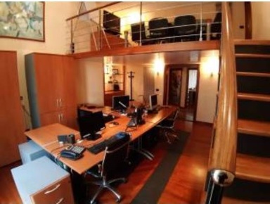 Foto Ufficio in CORSO MERIDIONALE, Napoli Vasto di 170 m² con 5 locali