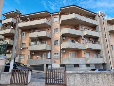 Foto Garage in Via Verdi 21, Soverato Soverato Marina di 14 m² con 1 locali