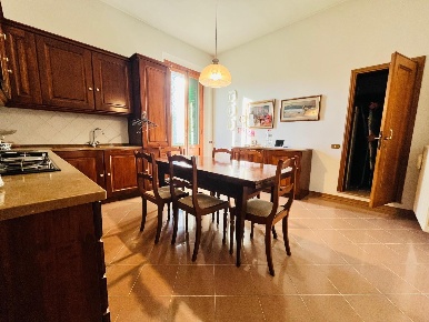 Foto Casa indipendente a Santa Croce sull'Arno Centro di 289 m² in vendita