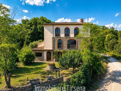 Foto Villa a schiera a Orvieto di 250 m² con 6 locali in vendita