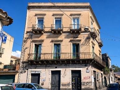Foto Appartamento in Via Sciarelle 4, Acireale di 146 m² con 7 locali