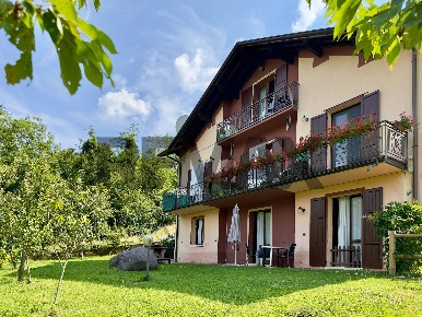 Foto Villa unifamiliare in via Brigata Lupi di toscana 81, di 363 m²