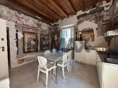 Foto Appartamento in Via Salvecchio 1, Bergamo Città Alta di 57 m²